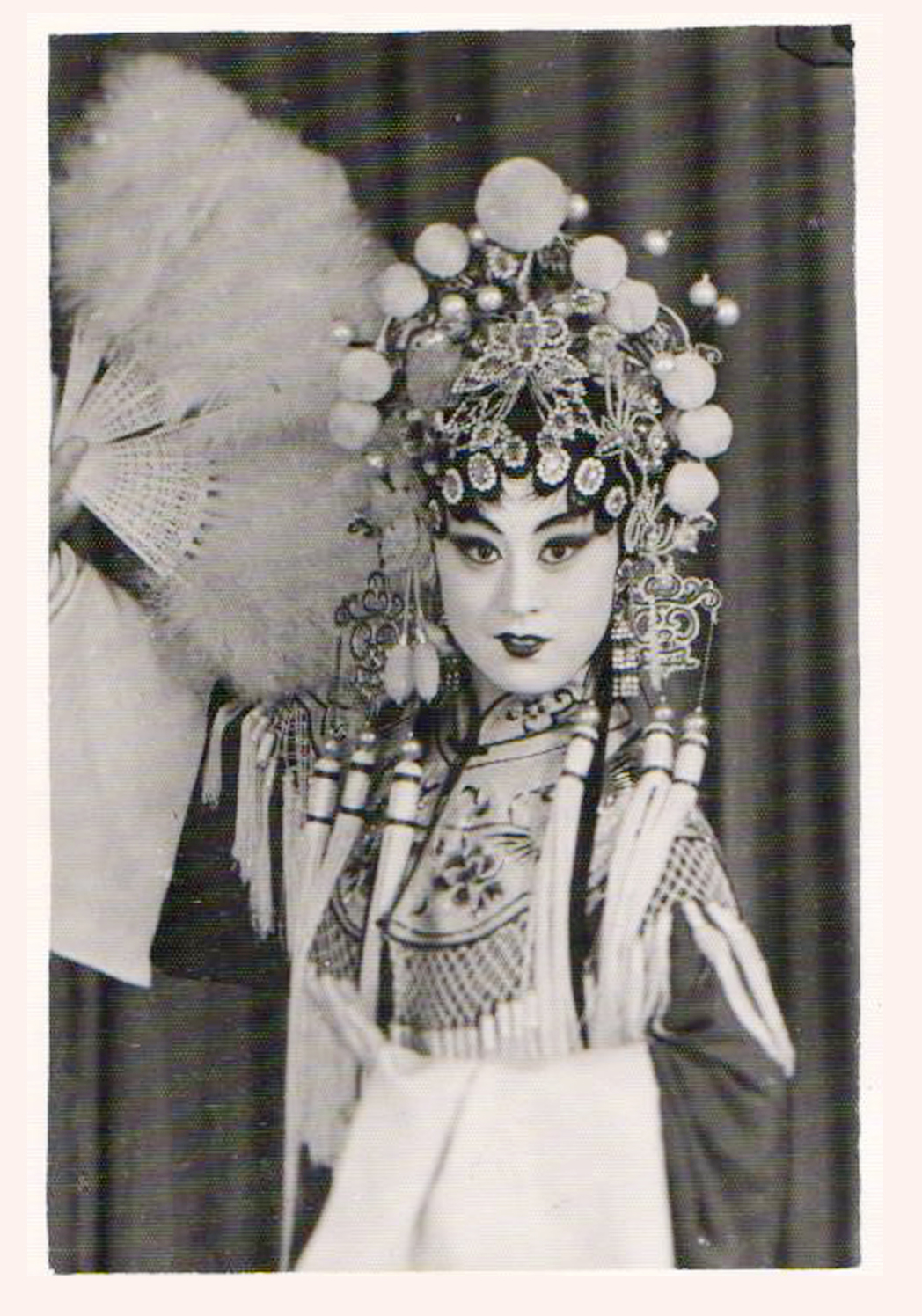 1981年表演《天之骄女》饰 高阳公主 摄影：张艺峰.jpg